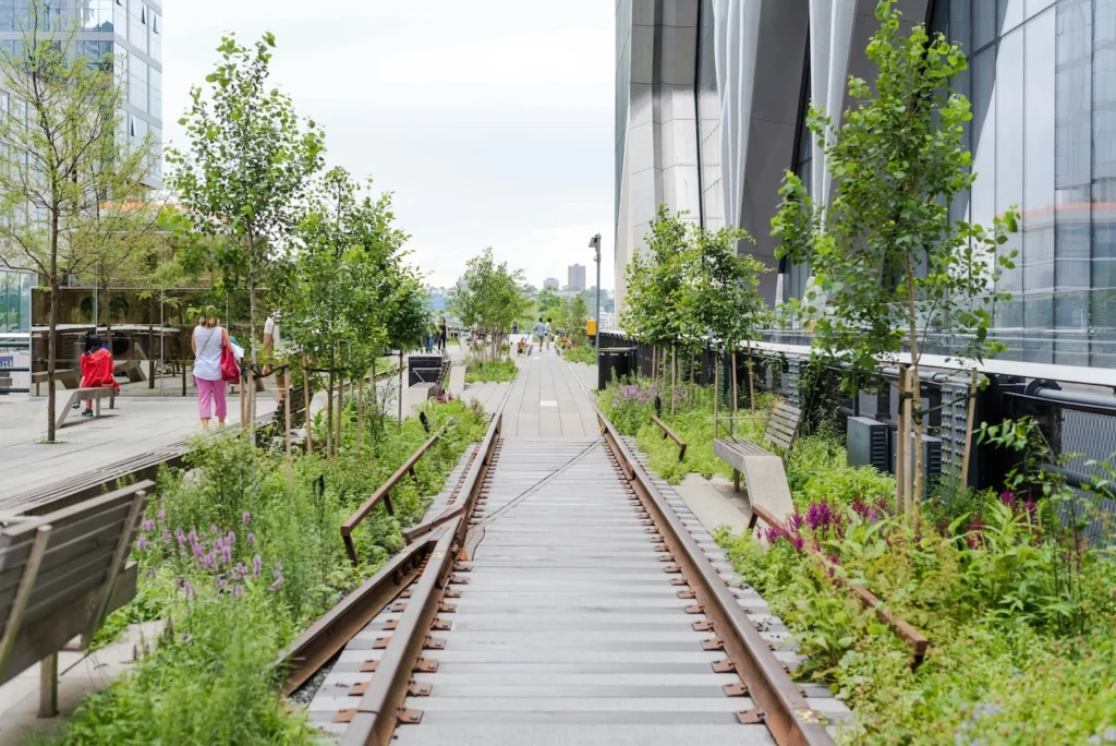 tour a pie high line nymyway