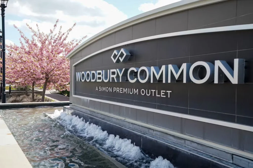 traslado outlet Woodbury Commons bus ny myway
