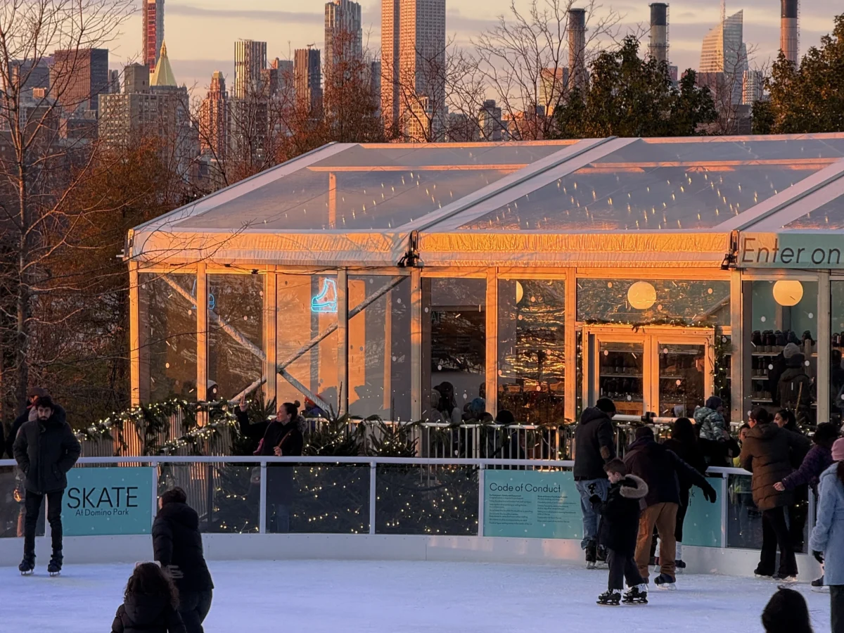 Patinar en Domino Park nymyway