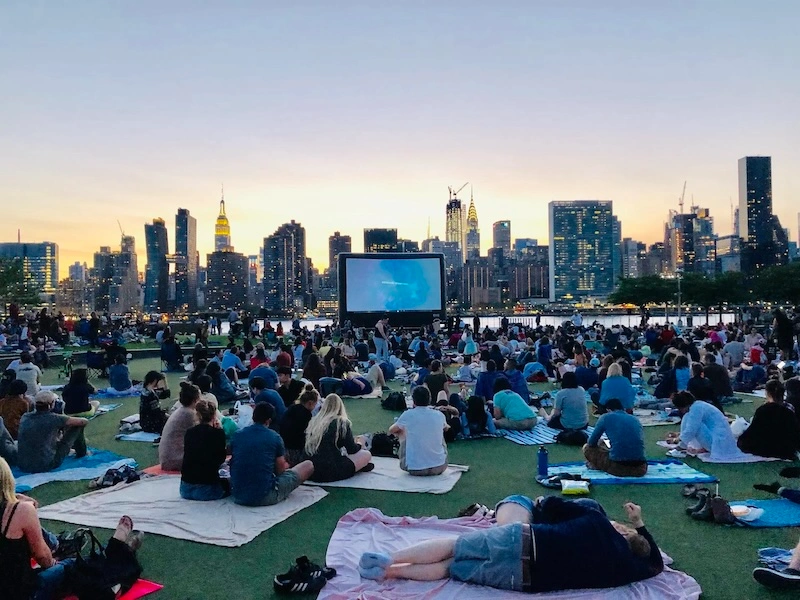 cine al aire libre gratis en nyc verano en nyc